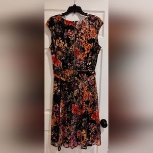 Gabby Skye Floral Dress Size 16